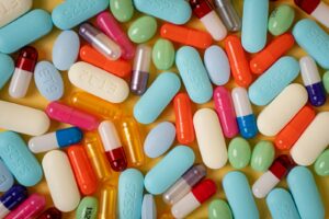 Outsourcing w branży health & beauty. Kiedy warto zatrudnić zewnętrznego producenta wyrobów medycznych?